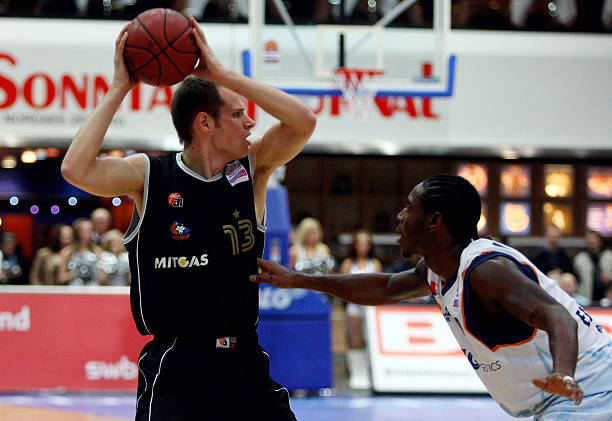 面对高压防 面对高压防